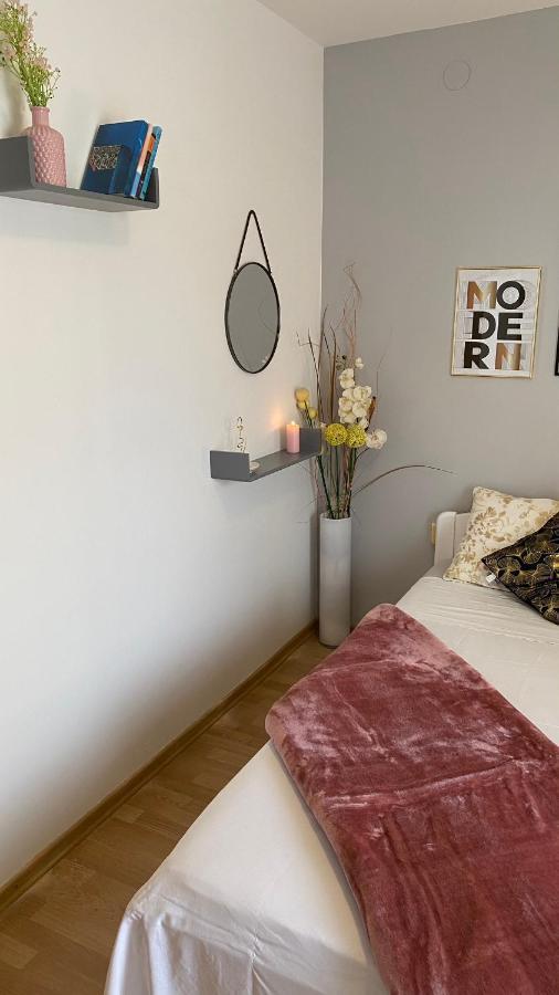 קרק Guest House Tonica מראה חיצוני תמונה