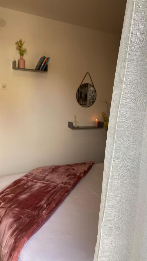 קרק Guest House Tonica מראה חיצוני תמונה