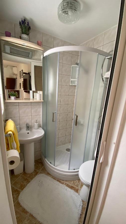 קרק Guest House Tonica מראה חיצוני תמונה