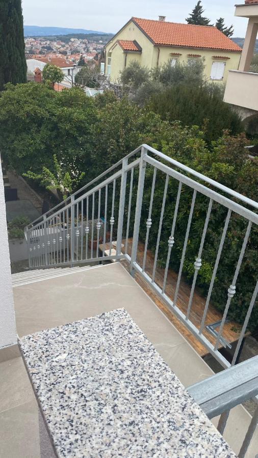 קרק Guest House Tonica מראה חיצוני תמונה