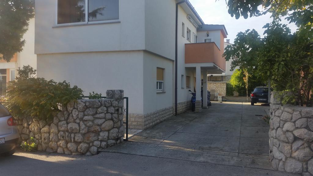 קרק Guest House Tonica מראה חיצוני תמונה